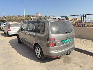 Volkswagen Touran Noviembre 2009