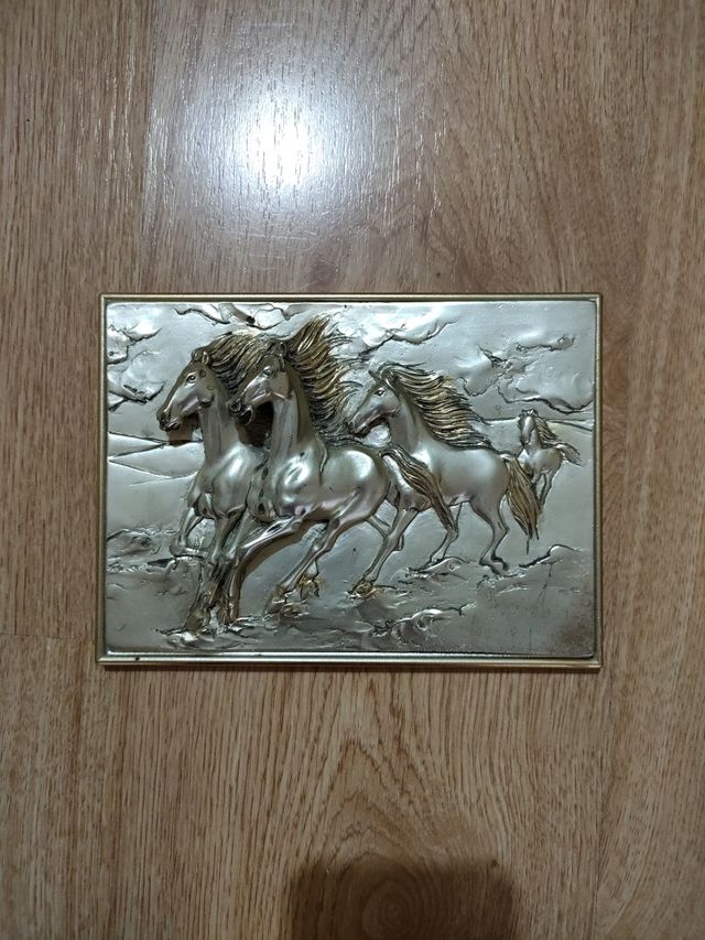 Cuadro relieve caballos plateado