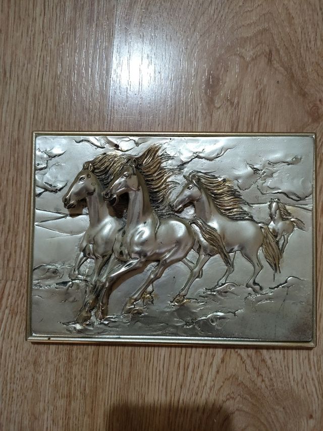 Cuadro relieve caballos plateado