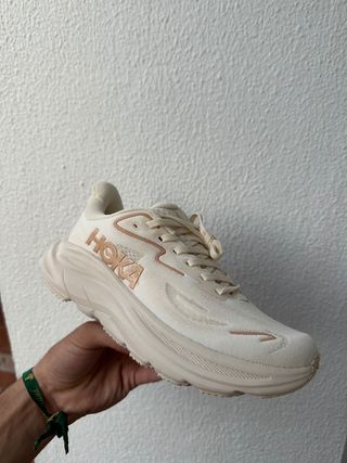 Zapatillas Hoka Clifton 10 beige