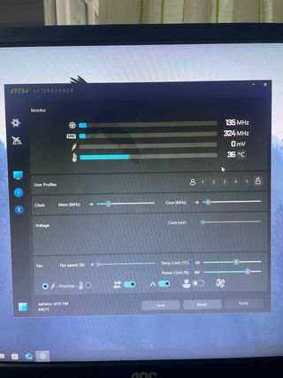 PC Aerocool - Negra/Roja