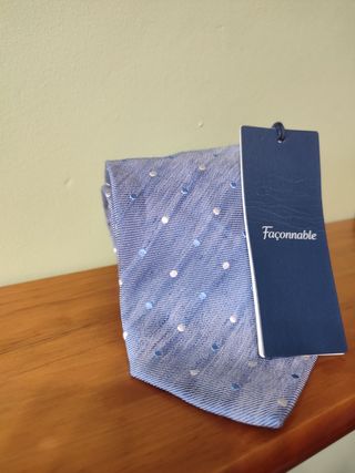 Corbata Façonnable azul con lunares