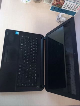 Portátil Toshiba Satellite C40 - Negro