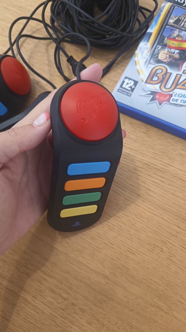 Buzz (PS2) + 4 mandos