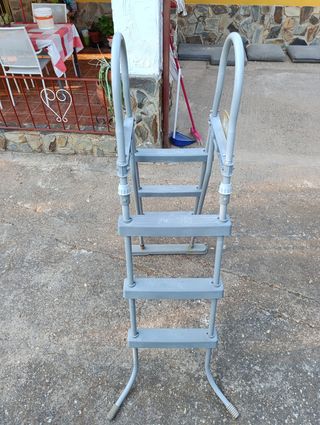 Escalera piscina BESTWAY gris