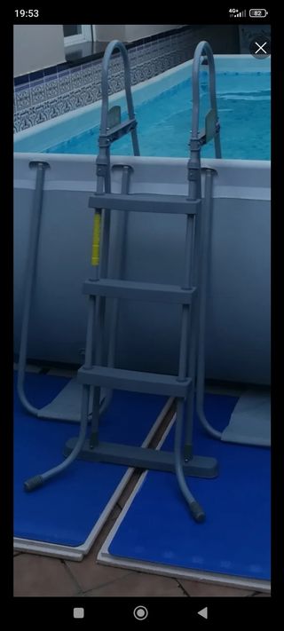 Escalera piscina BESTWAY gris