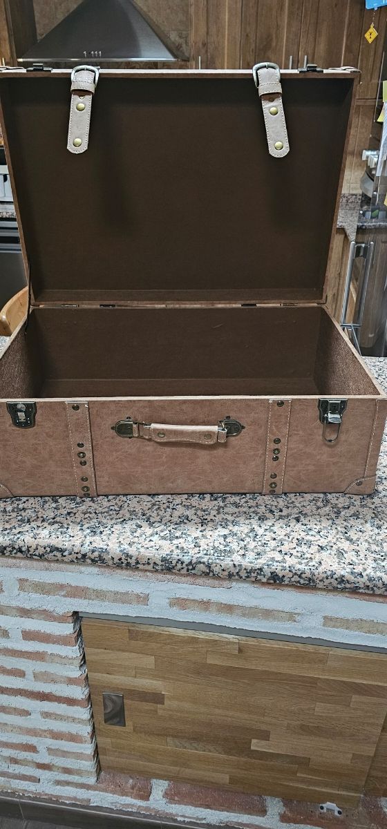 Maleta vintage marrón