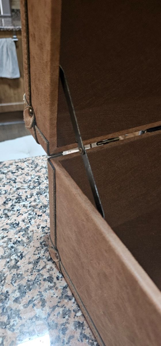 Maleta vintage marrón