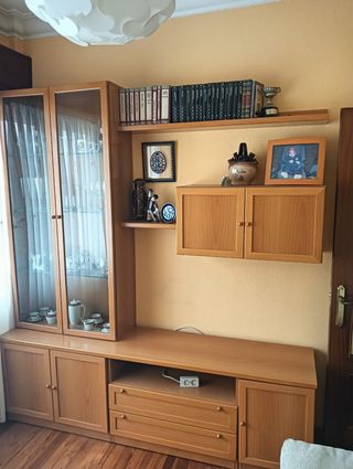 Mueble salón con vitrina 