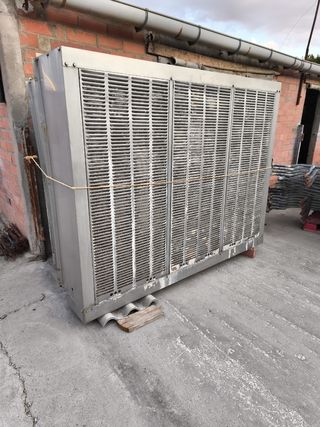 Panel humificador inox granja con bomba.