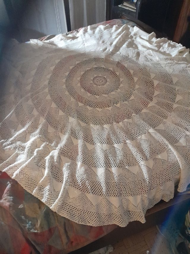 Tovaglia all'uncinetto, cotone bianco