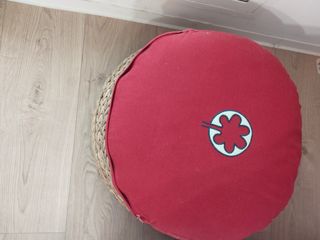 Puff de mimbre