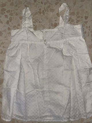 Blusa blanca de lunares
Talla 13-14 (164 cm)
