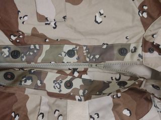 Chaquetón militar beige-marrón. M