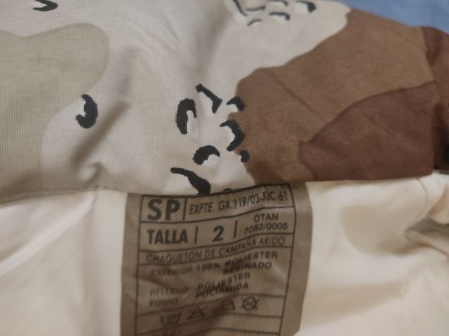 Chaquetón militar beige-marrón. M