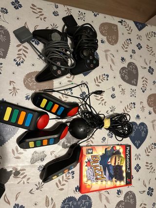 Buzz! El Gran Reto + 2 mandos PS2