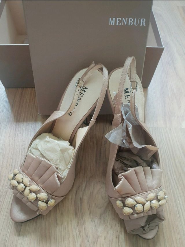 Tacones Menbur beige