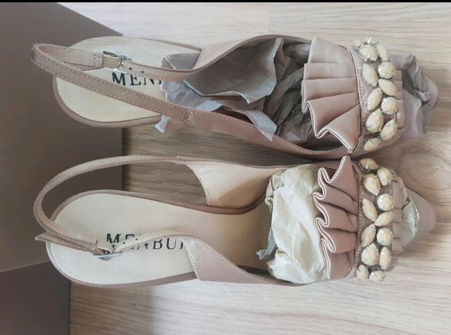 Tacones Menbur beige