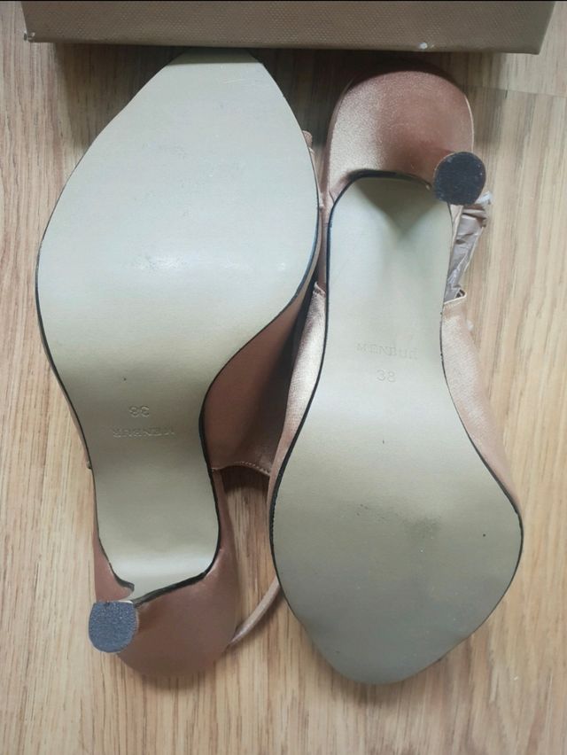 Tacones Menbur beige