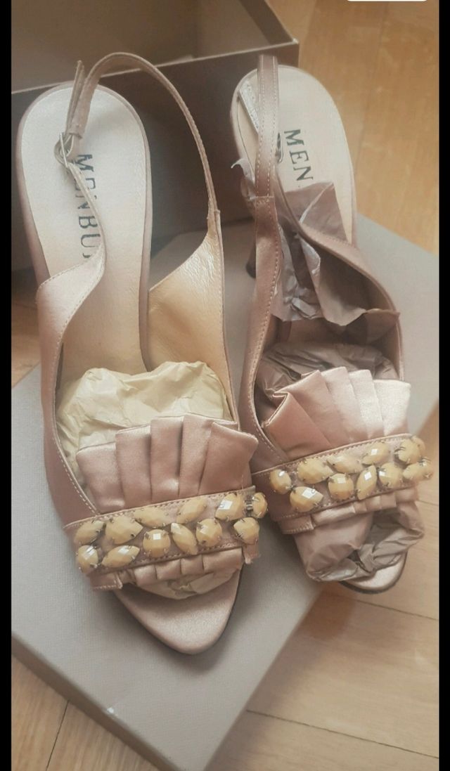 Tacones Menbur beige