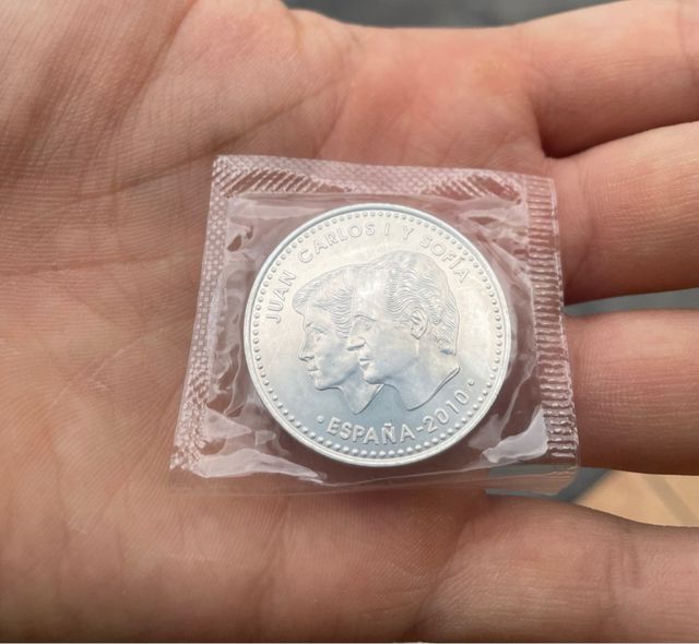 Moneda España Juan Carlos I y Sofía 2010.