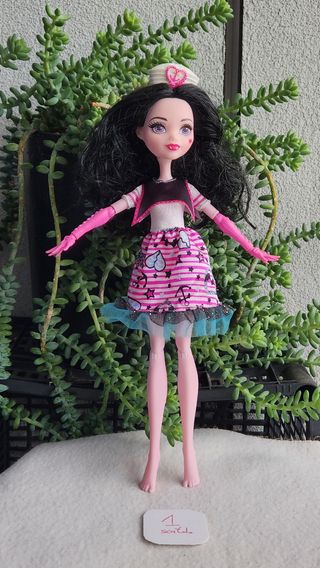 Bambola Monster High draculaura