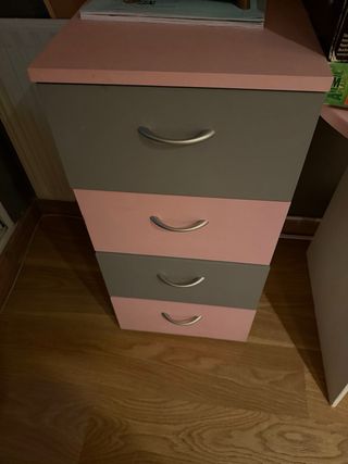 Dormitorio infantil: cama nido + cómoda