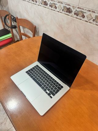 MacBook Air 15" M2 (2023) Plata