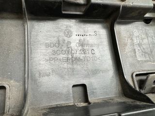 Defensa VW Passat XENÓN 