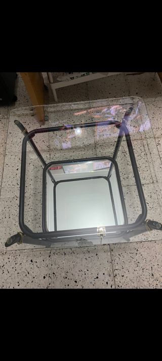 Mesa cristal y forja negra