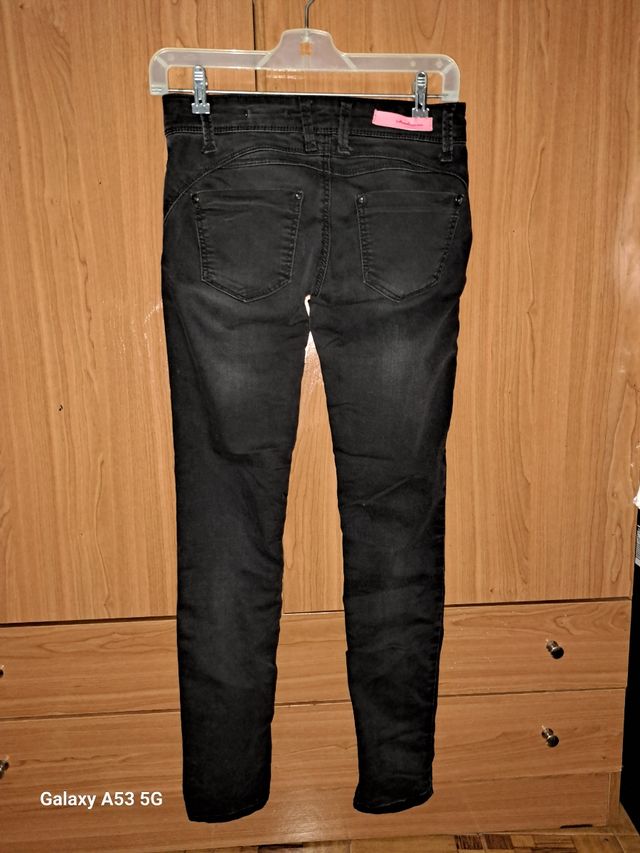 Pantalones vaqueros negros