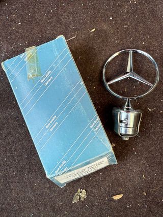 Mercedes Benz estrella capot