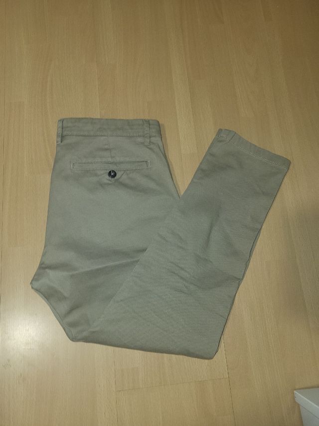 Pantalón beige talla M