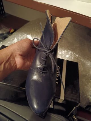 Botines de tacón azul marino