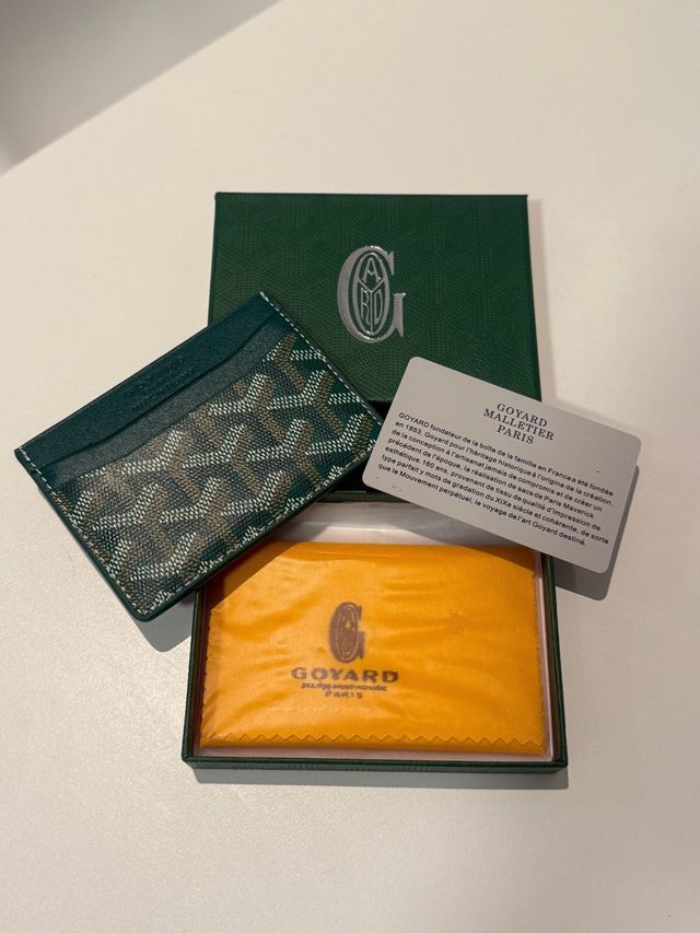 Tarjetero Goyard verde