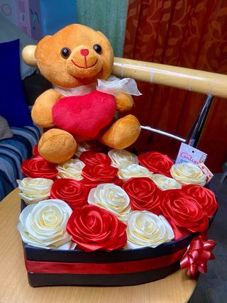 Oso y rosas eternas Regalo detalle
personalizado