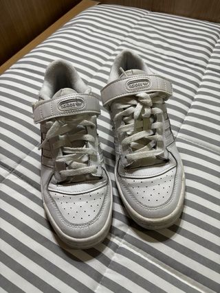 Adidas Forum Low blancas