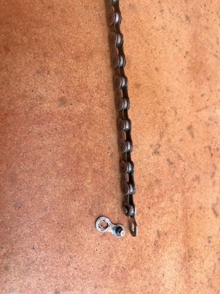 Cadena Shimano Ultegra 11v con Eslabón Buen estado