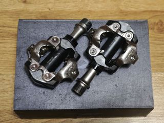 Pedales Shimano XT M8100