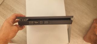 PS4 (PlayStation 4) negra