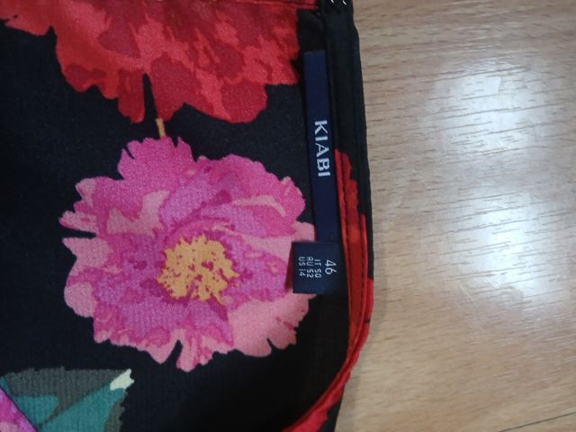 Mono corto flores rojo