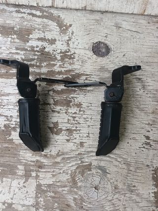 Estriberas traseras Suzuki Zillion