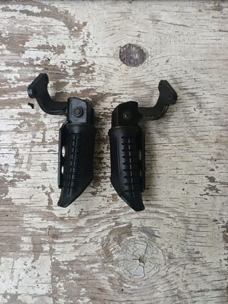 Estriberas traseras Suzuki Zillion