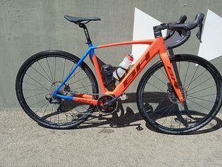 Bicicleta eléctrica BH Core Gravelx 2.4