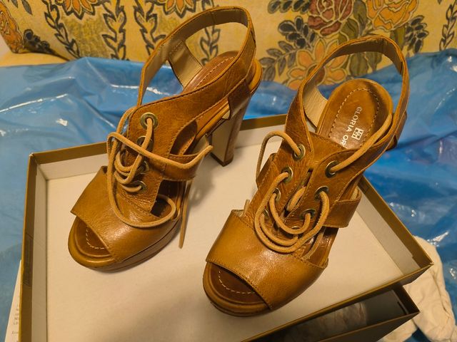 Zapatos marrones "gloria Ortiz"