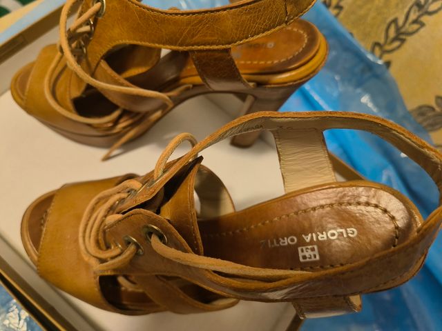 Zapatos marrones "gloria Ortiz"