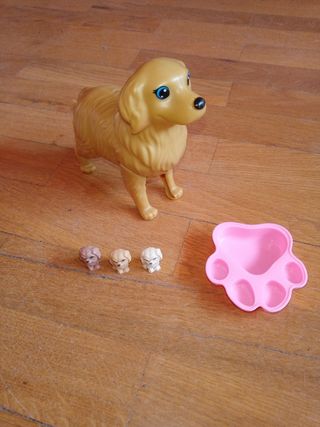 Perrita embarazada y cachorros similar a Barbie