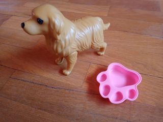 Perrita embarazada y cachorros similar a Barbie