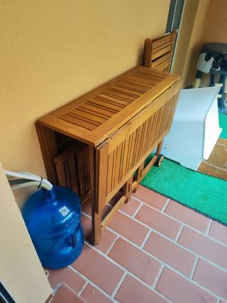 Mesa y sillas plegables Pompeya Basics