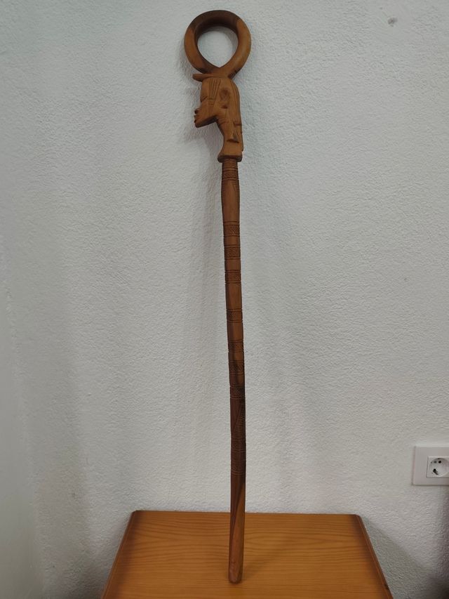 Bastón tallado artesanal